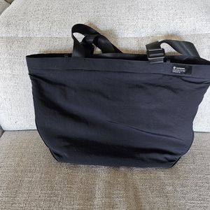 Clean lines Lululemon tote